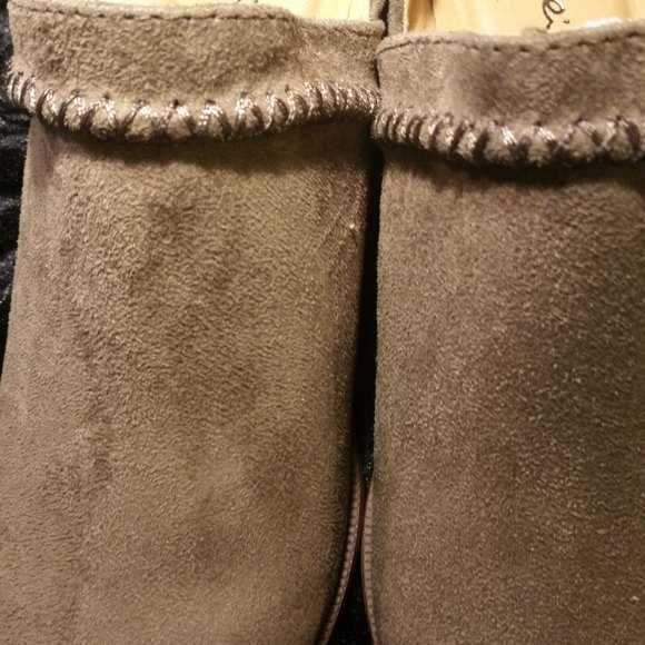 Qupid Womens Rager 24 Pull-on Stacked Heel Booties New never worn !!! - Picture 11 of 13